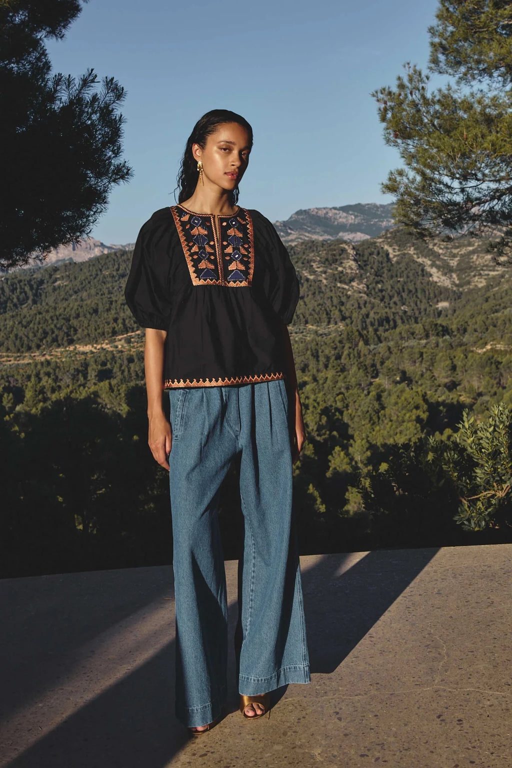 gabie embroidery blouse | jet black
